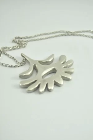 Collar Bloom Dimension